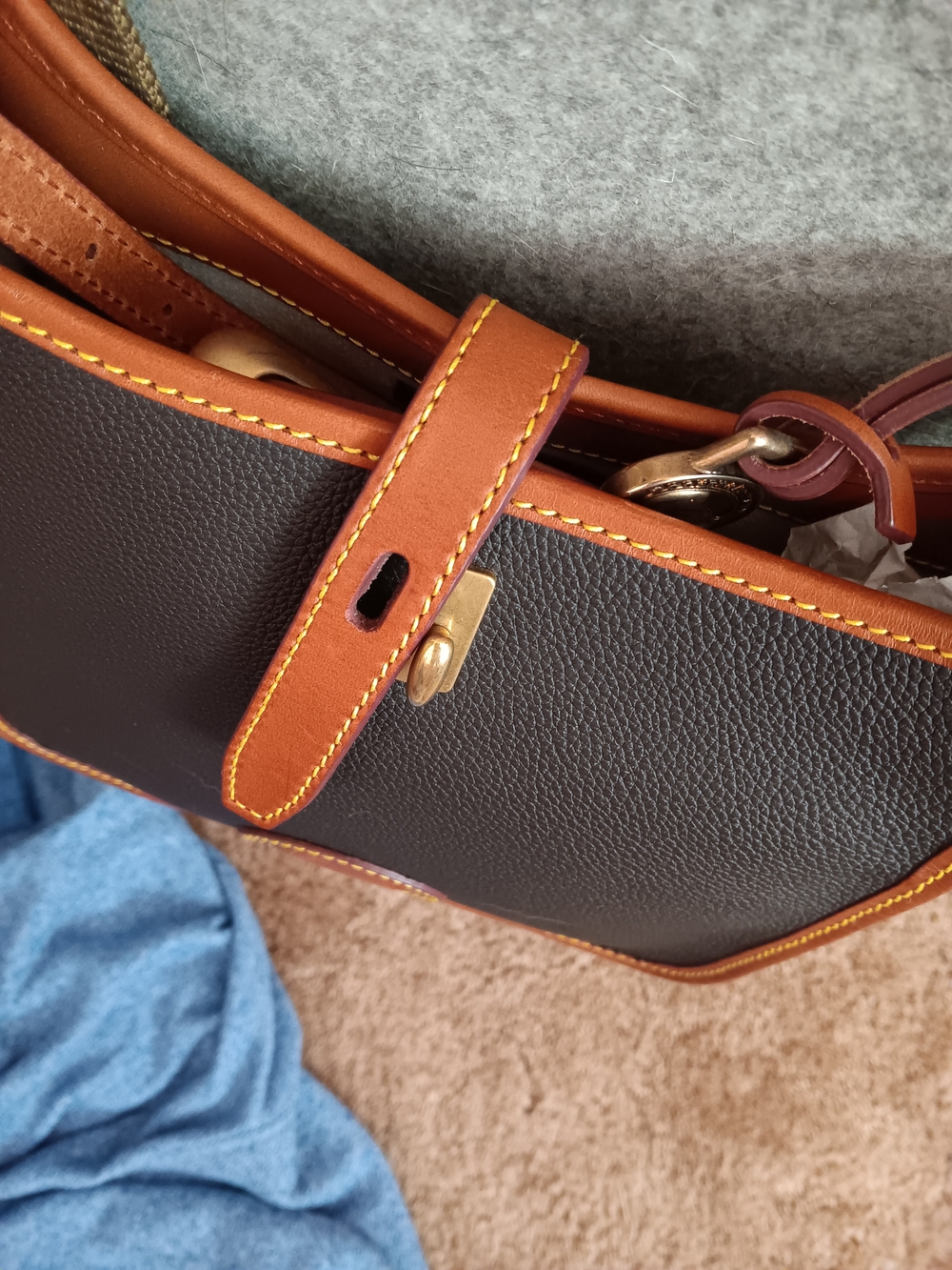Dooney And Burke Leather Shoulder Bag in Black and Tan - Classic Women's Tote